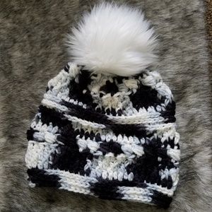 Adult Beanie With Faux Fur Pom Pom.